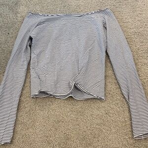 Brandy Melville Off-the-shoulder long sleeve striped top